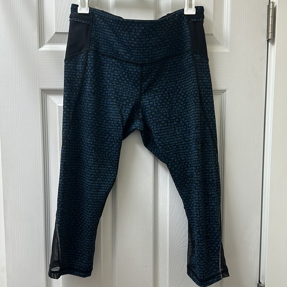 Lululemon Free Runner Crop (19") - Picture 7 of 16